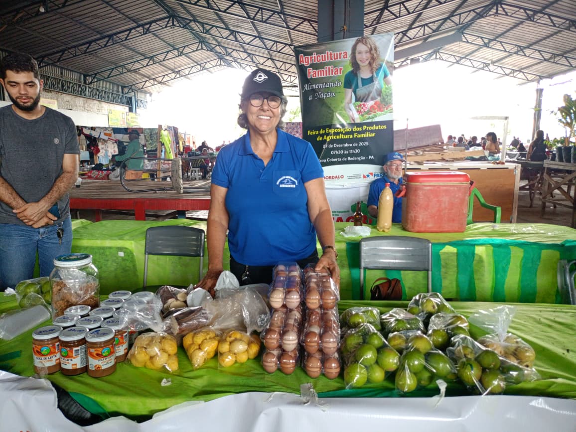 Agricultora Neiva Oliveira comemorou a oportunidade de expor os produtos na feira